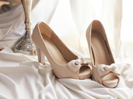 Malditos tacones. Un duelo de poder femenino: verdad, legado y opresión