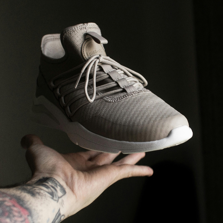 analisis de las zapatillas calamar la tendencia marina que conquista la moda