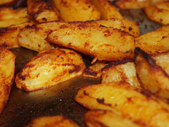 como se hacen las patatas bravas de los bares