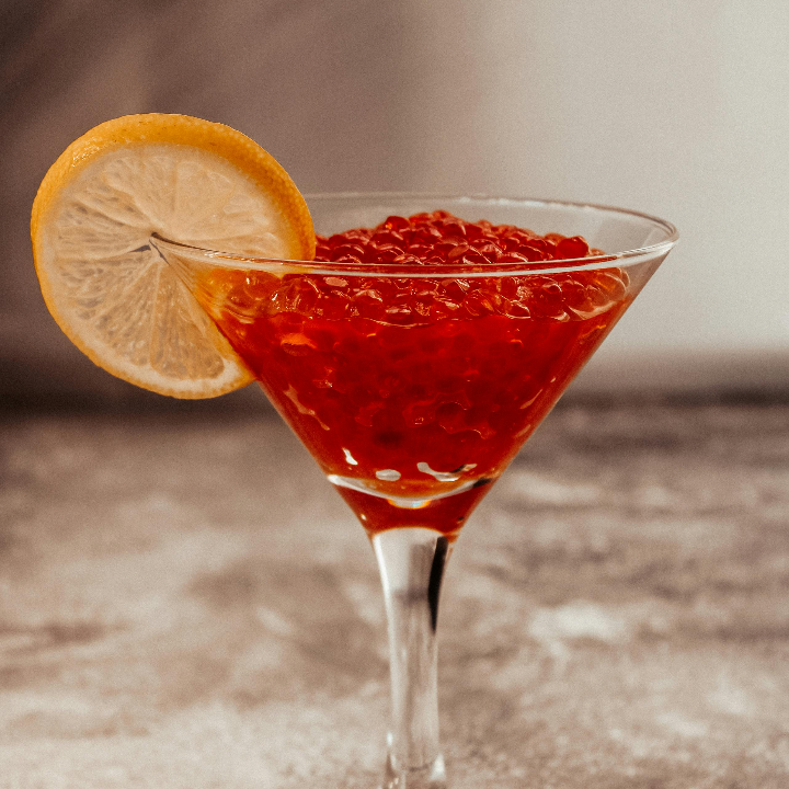delicioso coctel sangria de cava con vermut