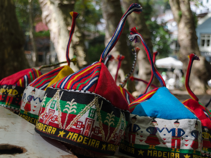 idescubre que souvenirs traer de alicante para recordar tu visita a los mejores lugares turisticos de espana