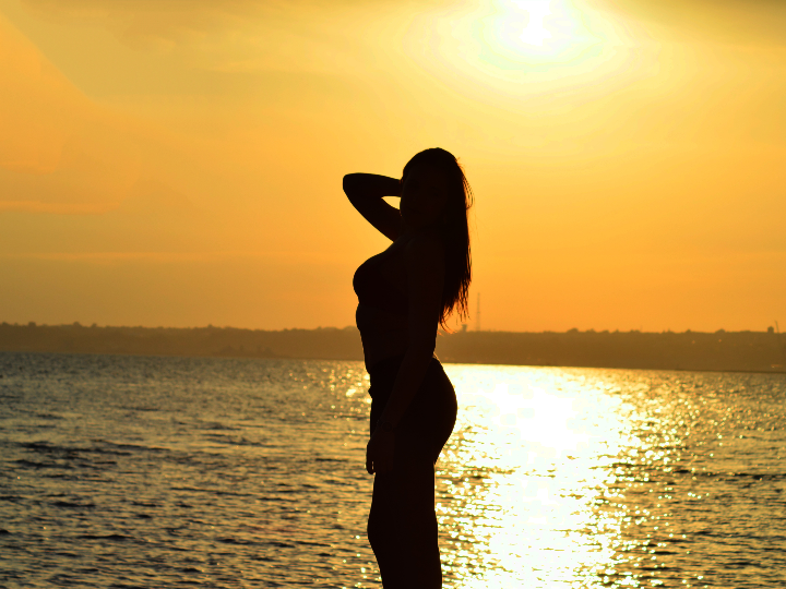 la mujer en la mar