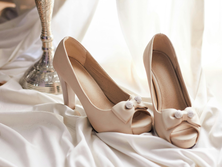 malditos tacones un duelo de poder femenino verdad legado y opresion