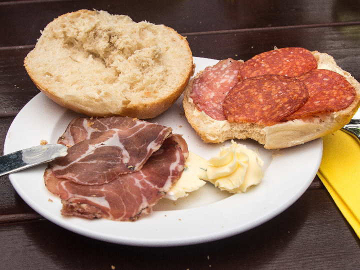 panaderia cafeteria mendez baeza jaen