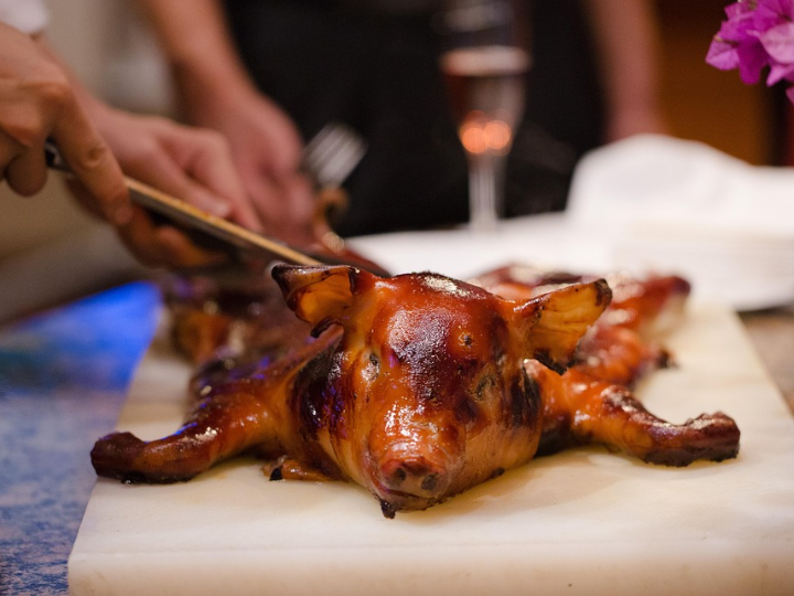 roast suckling pig quarter