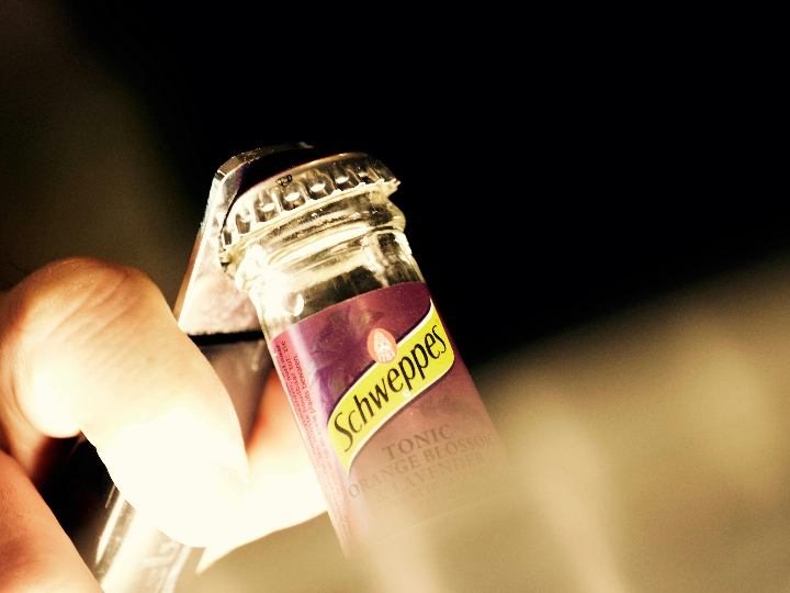 schweppes indian tonic water 0 2 l 1 botella 0 20 litro